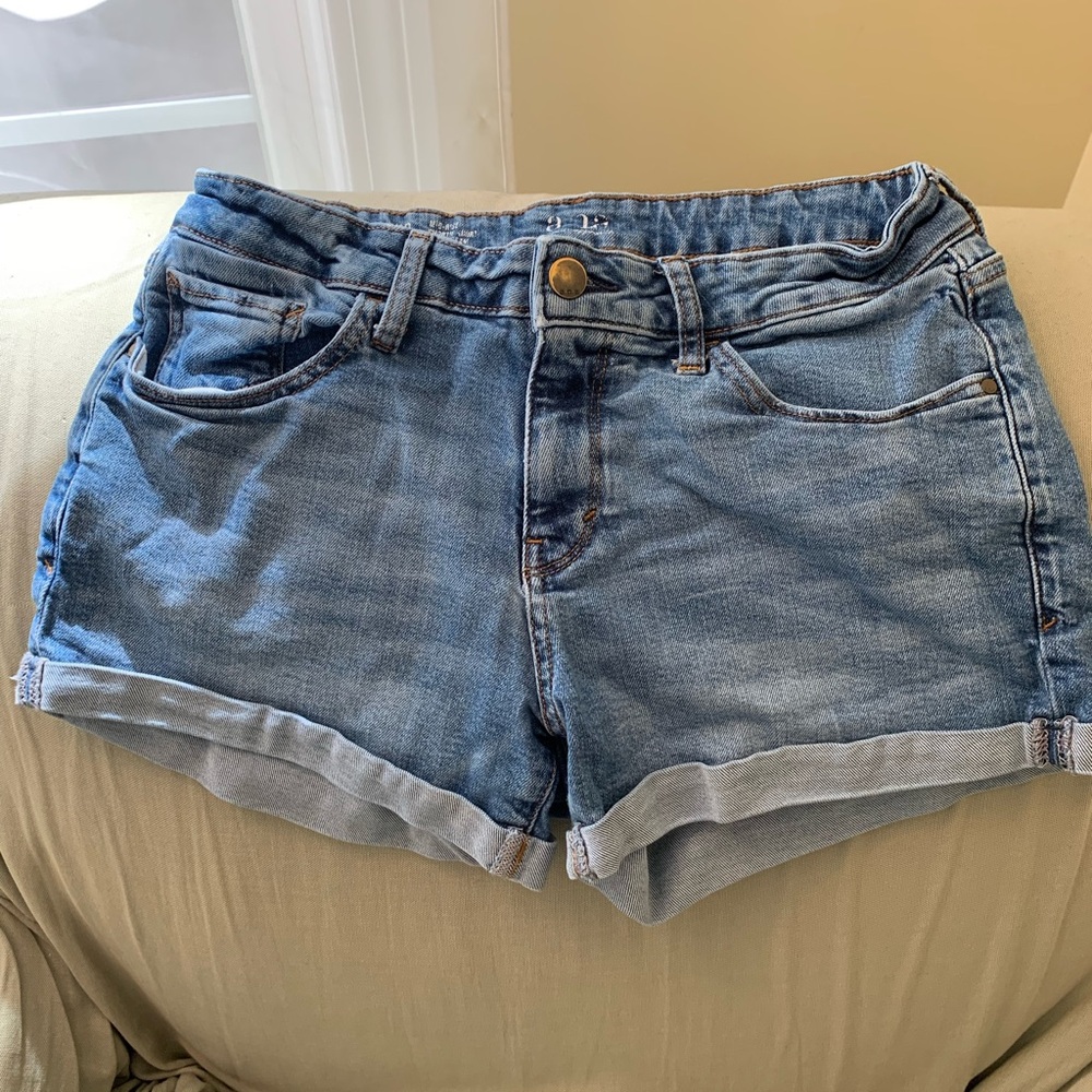 Women’s size 10 Shorty midrise short gently worn